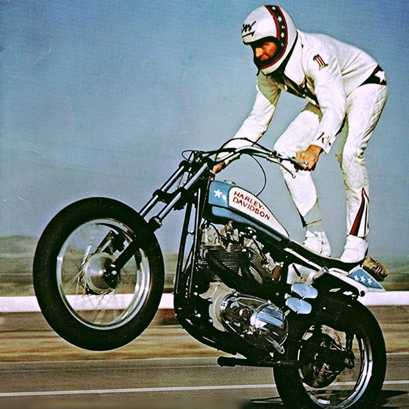Evel_carousel (2)